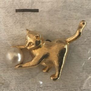 Vintage Cat Brooch Playing with Ball Faux Pearl Kitten Gold Tone